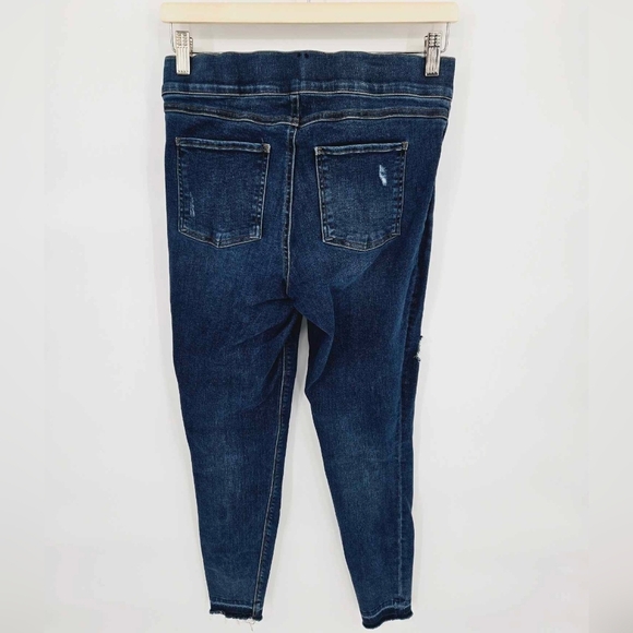 Spanx Distressed Ankle Skinny Raw Hem Jeans 2023 Medium Wash Pull On Medium - Picture 3 of 8